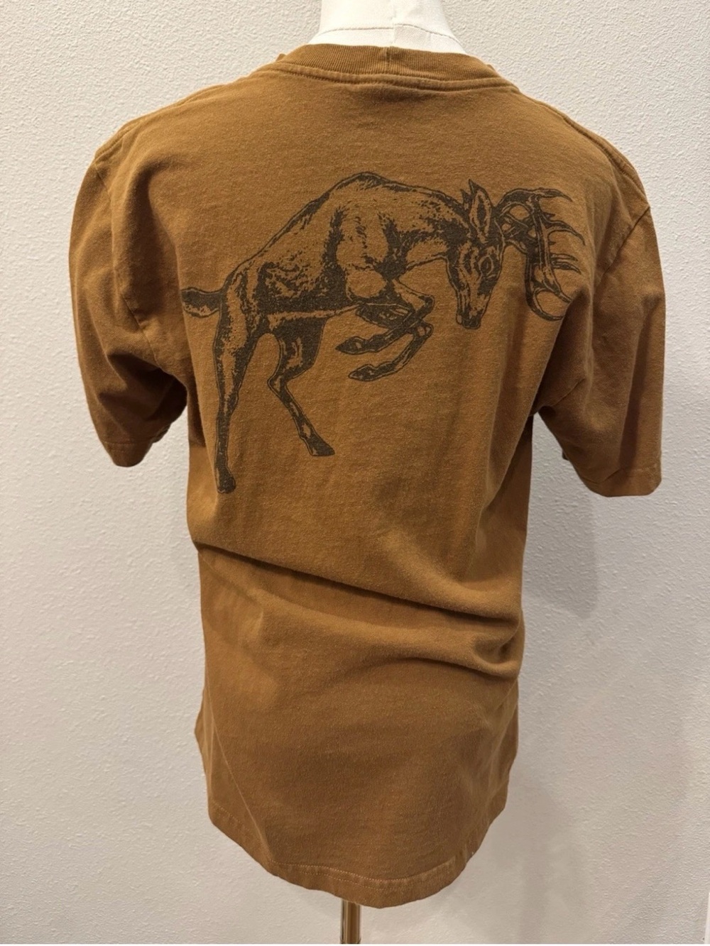 Filson S/S Outfitter whiskey Buck Tee Shirt Men’s Size XS